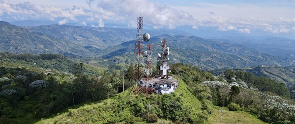 CHEC implementa sistema de comunicación VHF para mejorar la seguridad y optimizar la operación en campo