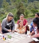 Avanza la producción de material vegetal y el acompañamiento técnico forestal en 42 viveros de la región