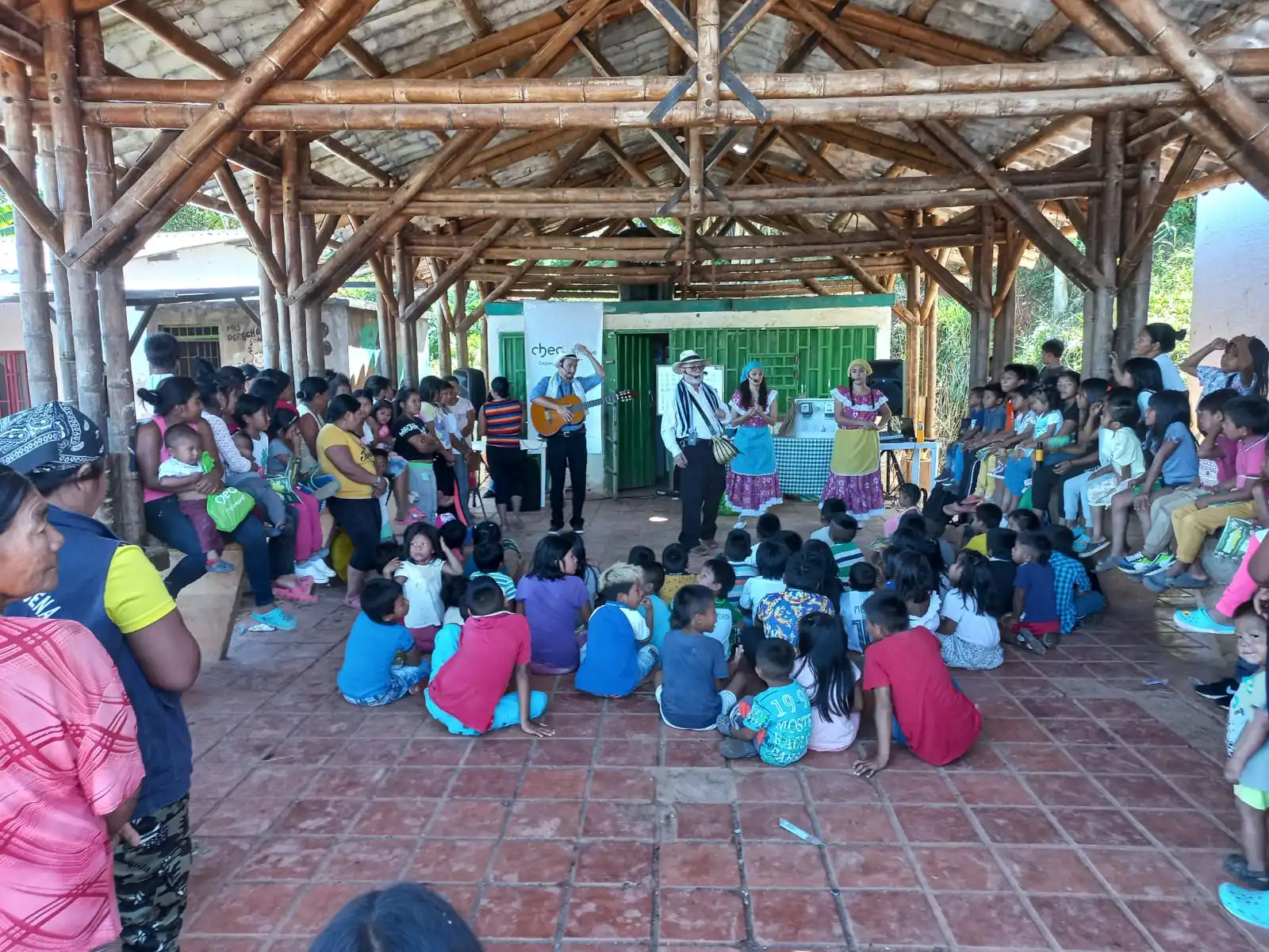 Taller educativo y encuentro cultural con comunidad de la vereda El Águila