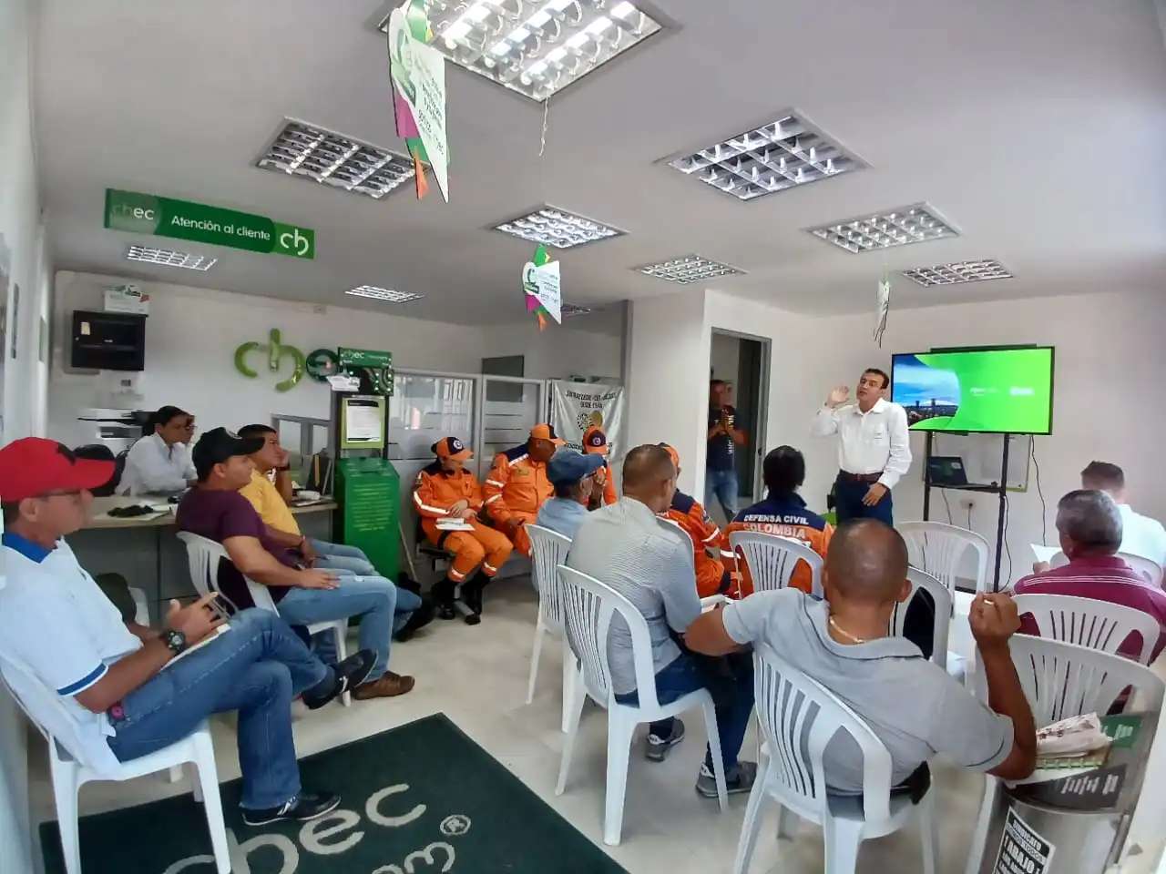 Capacitación a brigada de emergencia en situaciones de riesgo con infraestructura eléctrica